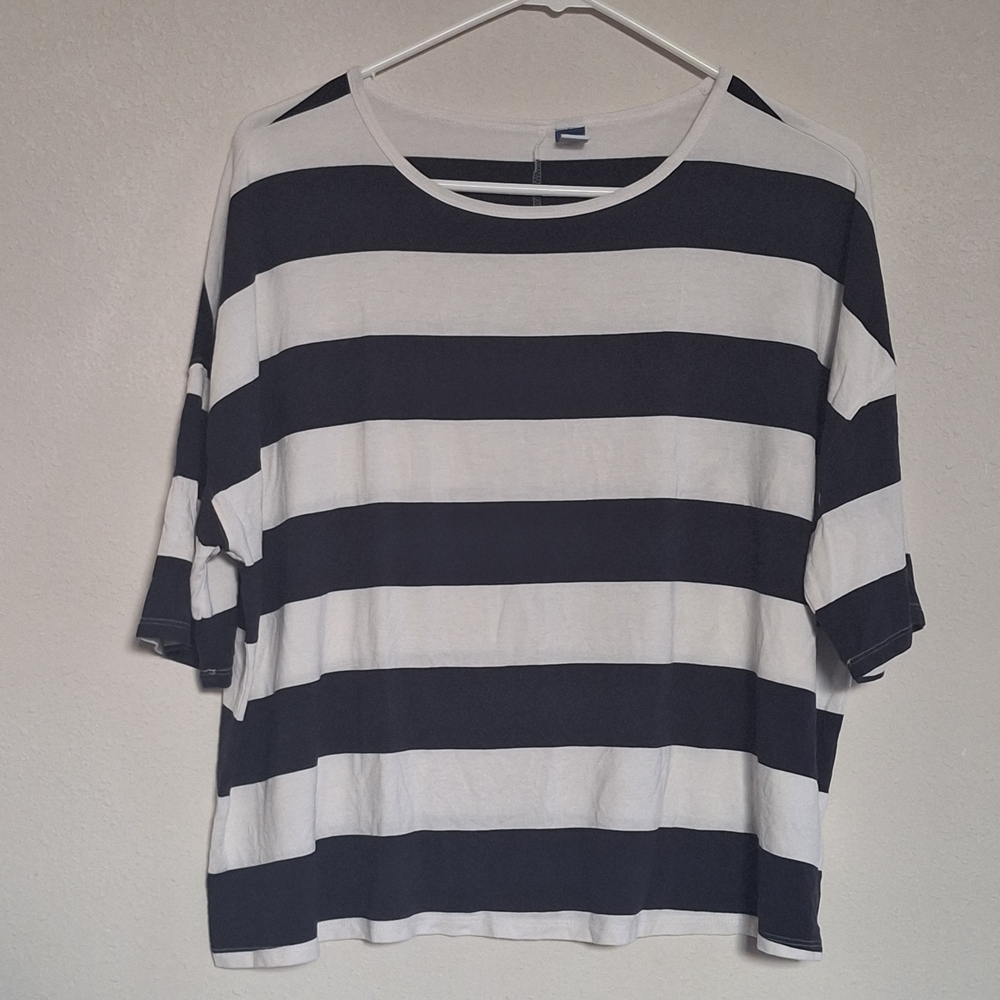 Old Navy White And Navy Strechy Striped Tee XS